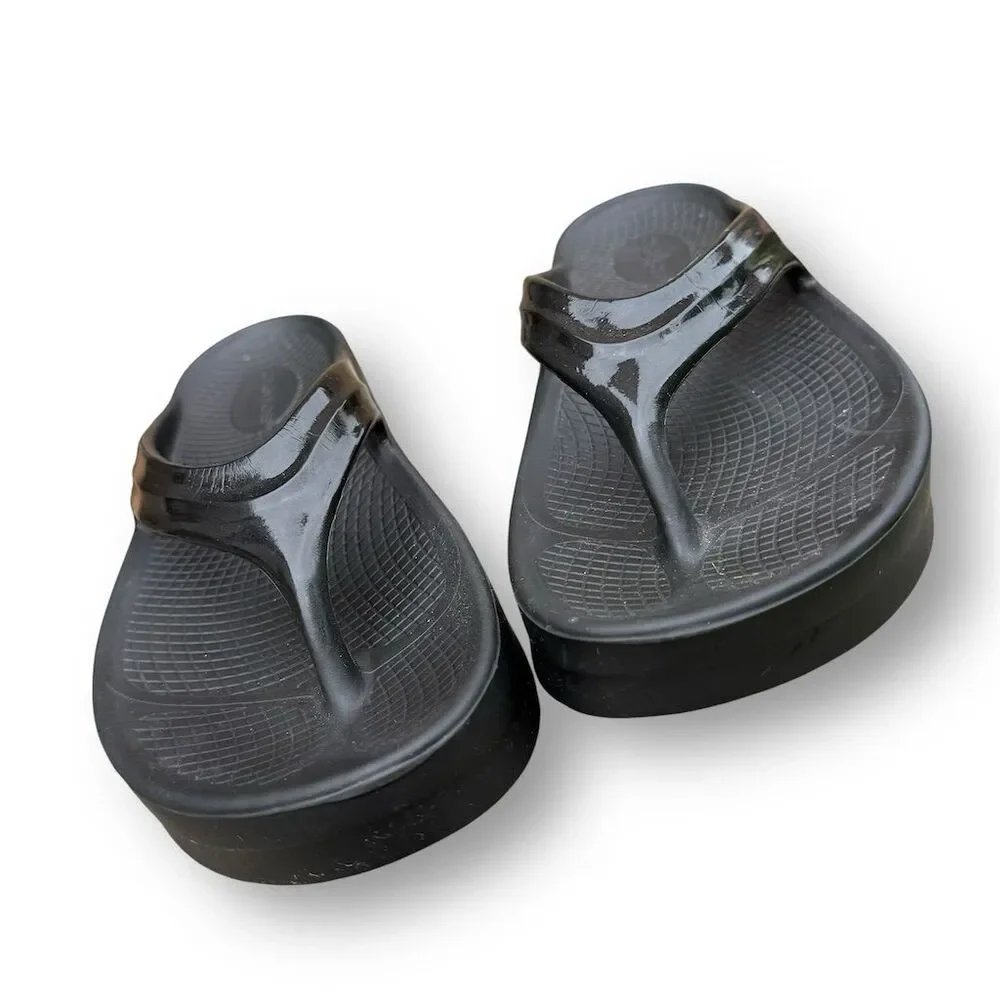 OOFOS Women's Black Comfort Sandals - Picture 5 of 14